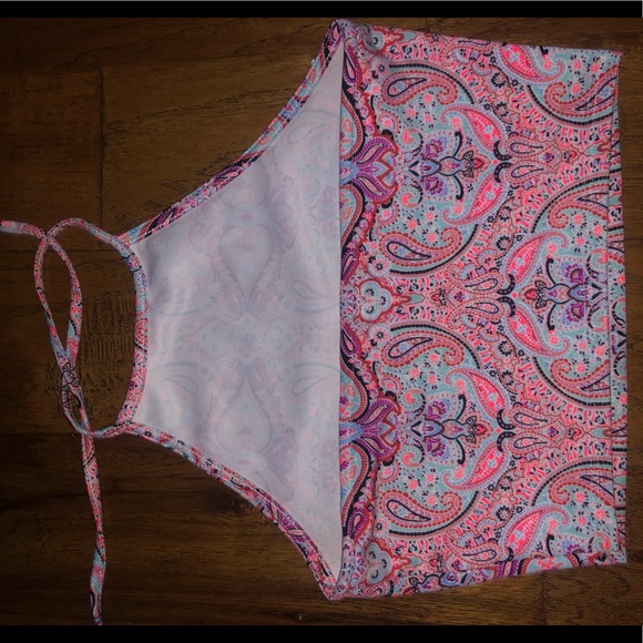 Crop top - Picture 3 of 3